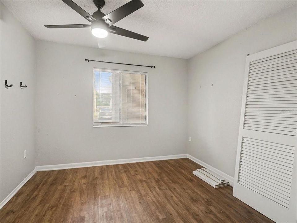 For Sale: $60,000 (2 beds, 1 baths, 960 Square Feet)