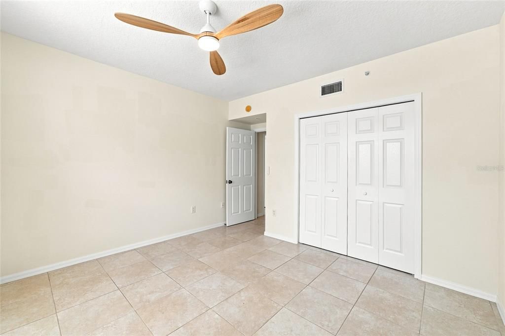 En Venta: $449,900 (3 camas, 2 baños, 1800 Pies cuadrados)