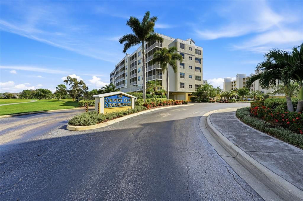 En Venta: $449,900 (3 camas, 2 baños, 1800 Pies cuadrados)
