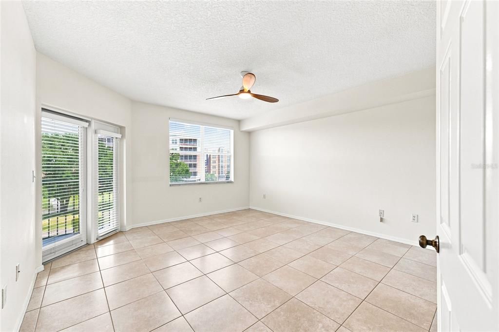 En Venta: $449,900 (3 camas, 2 baños, 1800 Pies cuadrados)