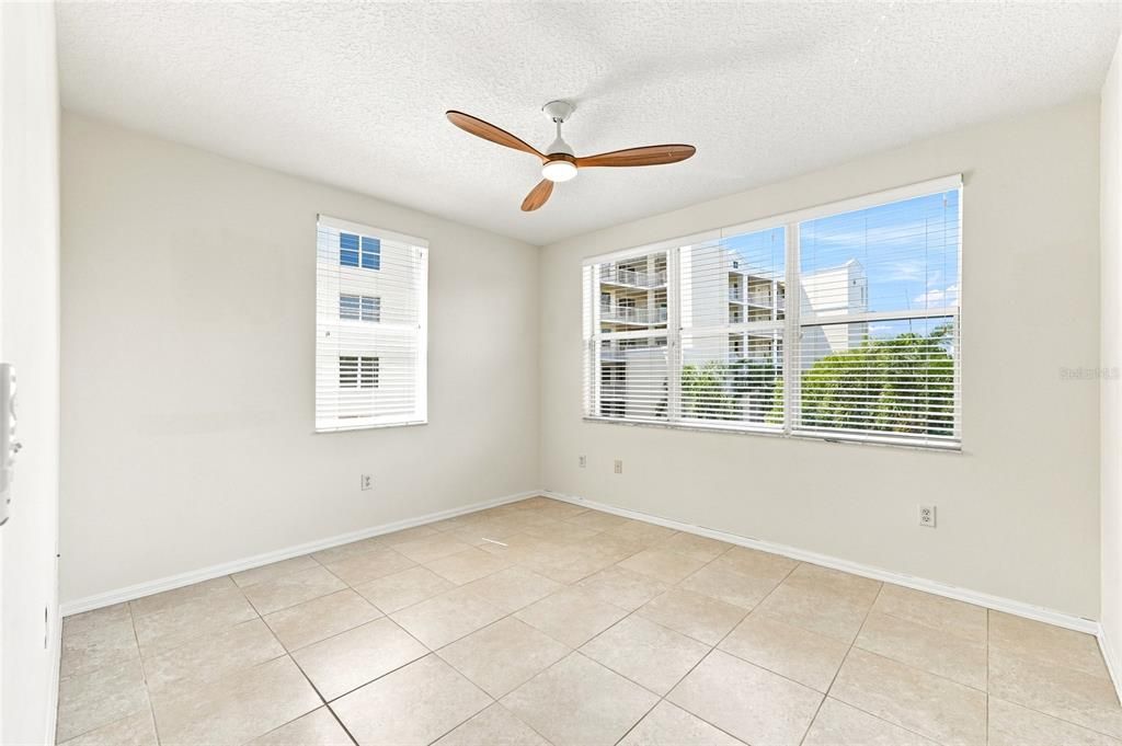 En Venta: $449,900 (3 camas, 2 baños, 1800 Pies cuadrados)
