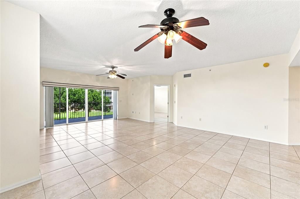 En Venta: $449,900 (3 camas, 2 baños, 1800 Pies cuadrados)