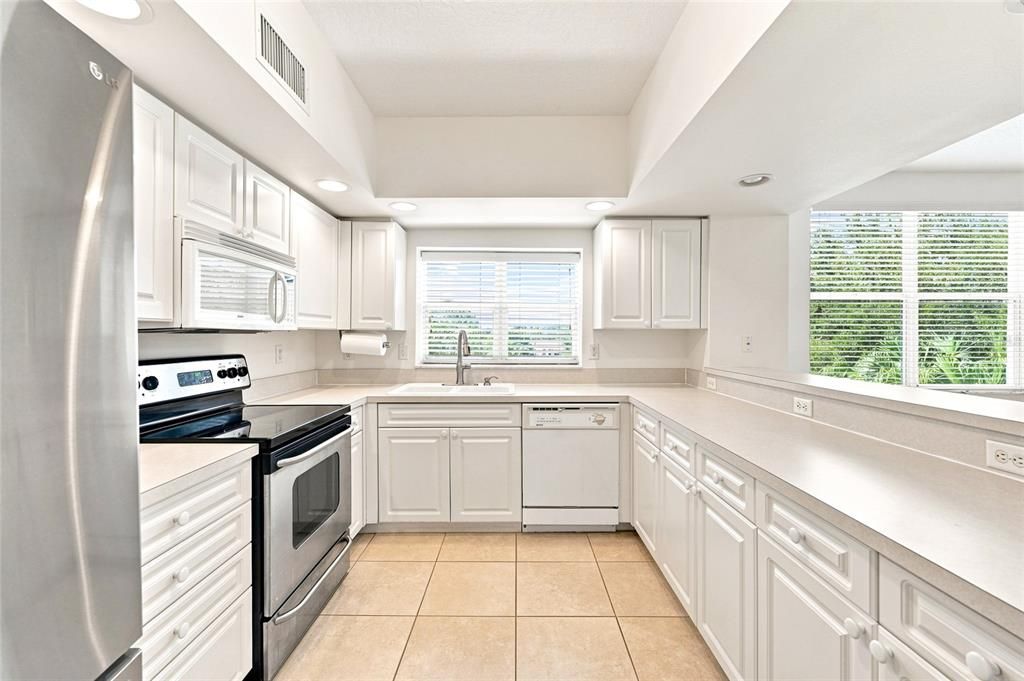 En Venta: $449,900 (3 camas, 2 baños, 1800 Pies cuadrados)
