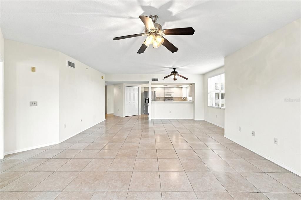 En Venta: $449,900 (3 camas, 2 baños, 1800 Pies cuadrados)