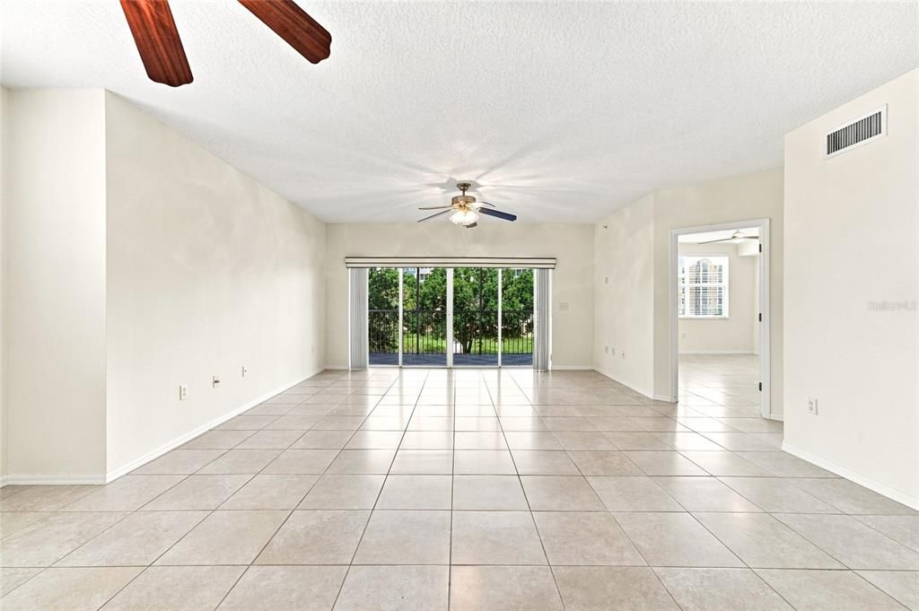 En Venta: $449,900 (3 camas, 2 baños, 1800 Pies cuadrados)