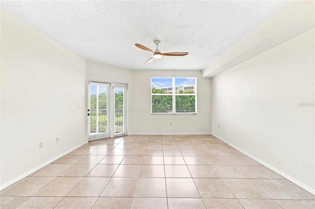 En Venta: $449,900 (3 camas, 2 baños, 1800 Pies cuadrados)