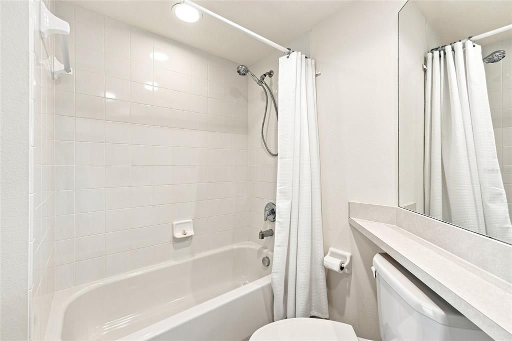En Venta: $449,900 (3 camas, 2 baños, 1800 Pies cuadrados)