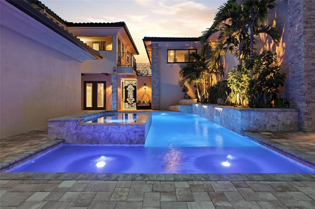 For Sale: $1,997,000 (5 beds, 5 baths, 4635 Square Feet)