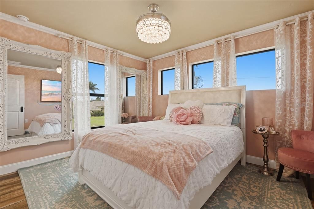 For Sale: $1,997,000 (5 beds, 5 baths, 4635 Square Feet)