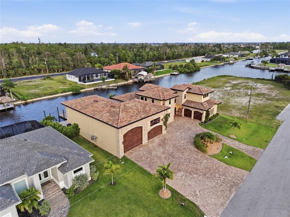 For Sale: $1,997,000 (5 beds, 5 baths, 4635 Square Feet)