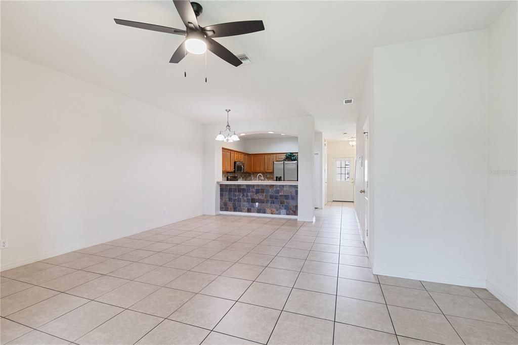 En Venta: $225,000 (3 camas, 2 baños, 1446 Pies cuadrados)