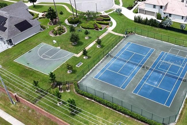 En Venta: $899,000 (4 camas, 3 baños, 2775 Pies cuadrados)