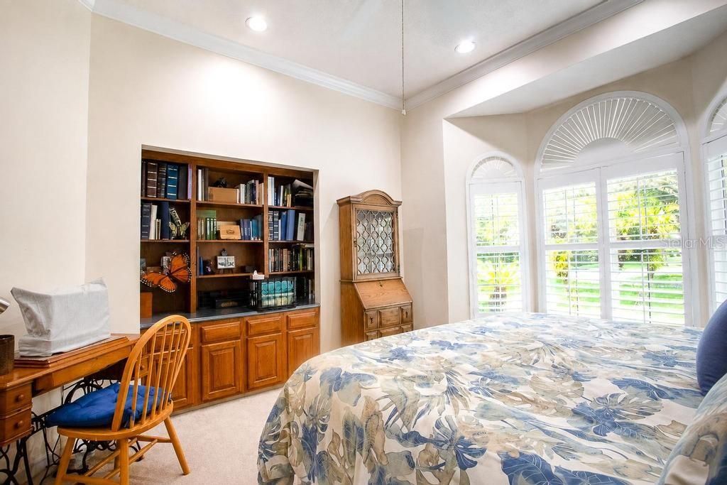 En Venta: $899,000 (4 camas, 3 baños, 2775 Pies cuadrados)