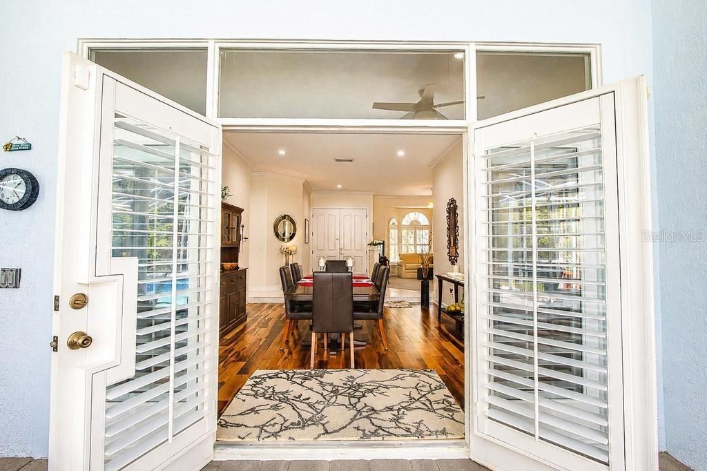 En Venta: $899,000 (4 camas, 3 baños, 2775 Pies cuadrados)