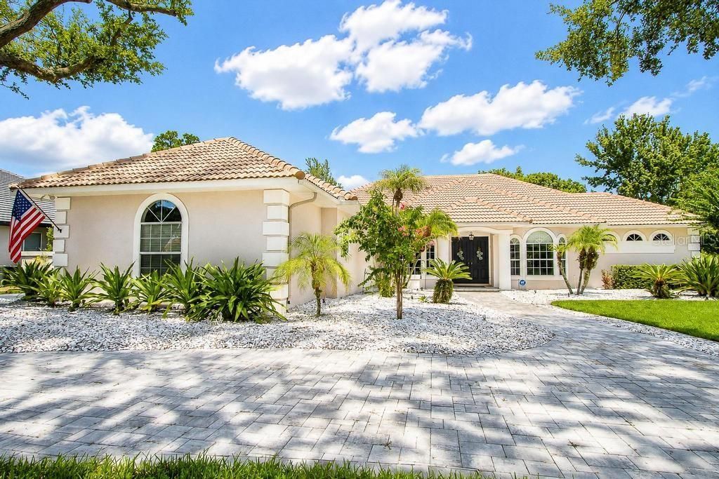 En Venta: $899,000 (4 camas, 3 baños, 2775 Pies cuadrados)