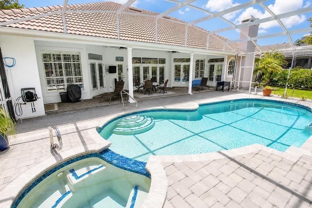 En Venta: $899,000 (4 camas, 3 baños, 2775 Pies cuadrados)