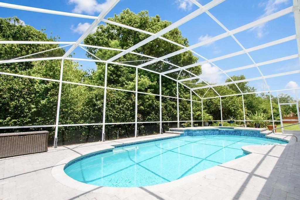 En Venta: $899,000 (4 camas, 3 baños, 2775 Pies cuadrados)