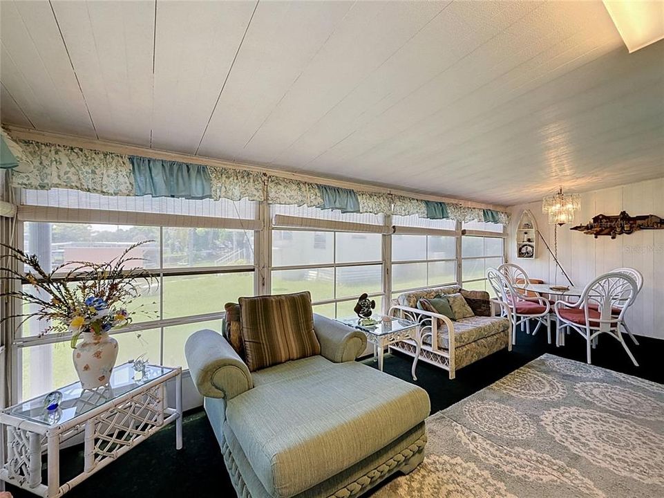 For Sale: $175,000 (2 beds, 2 baths, 700 Square Feet)