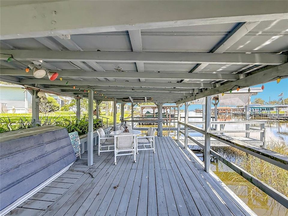 For Sale: $175,000 (2 beds, 2 baths, 700 Square Feet)
