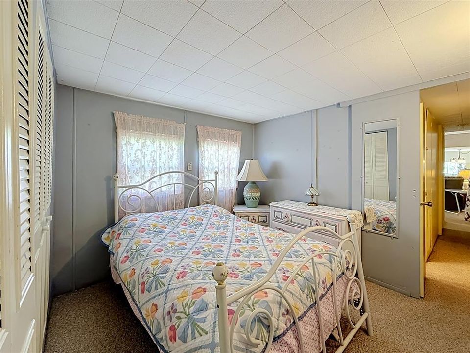 For Sale: $175,000 (2 beds, 2 baths, 700 Square Feet)