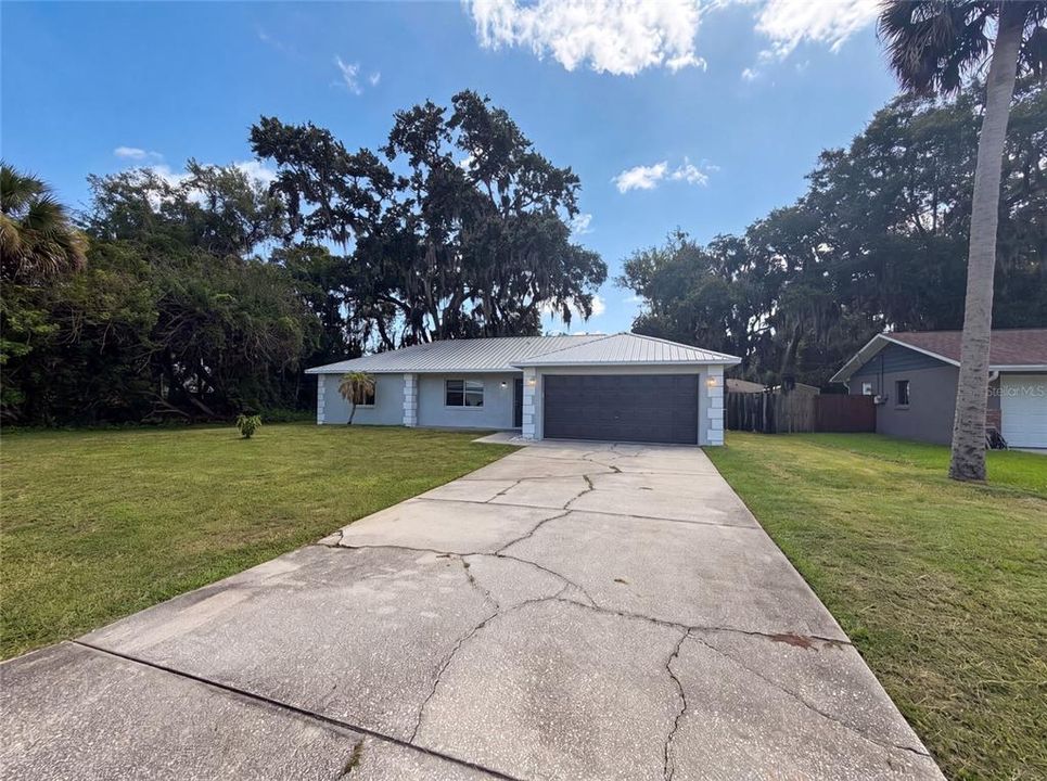 For Sale: $318,000 (3 beds, 2 baths, 1290 Square Feet)