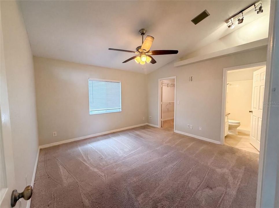 For Sale: $318,000 (3 beds, 2 baths, 1290 Square Feet)