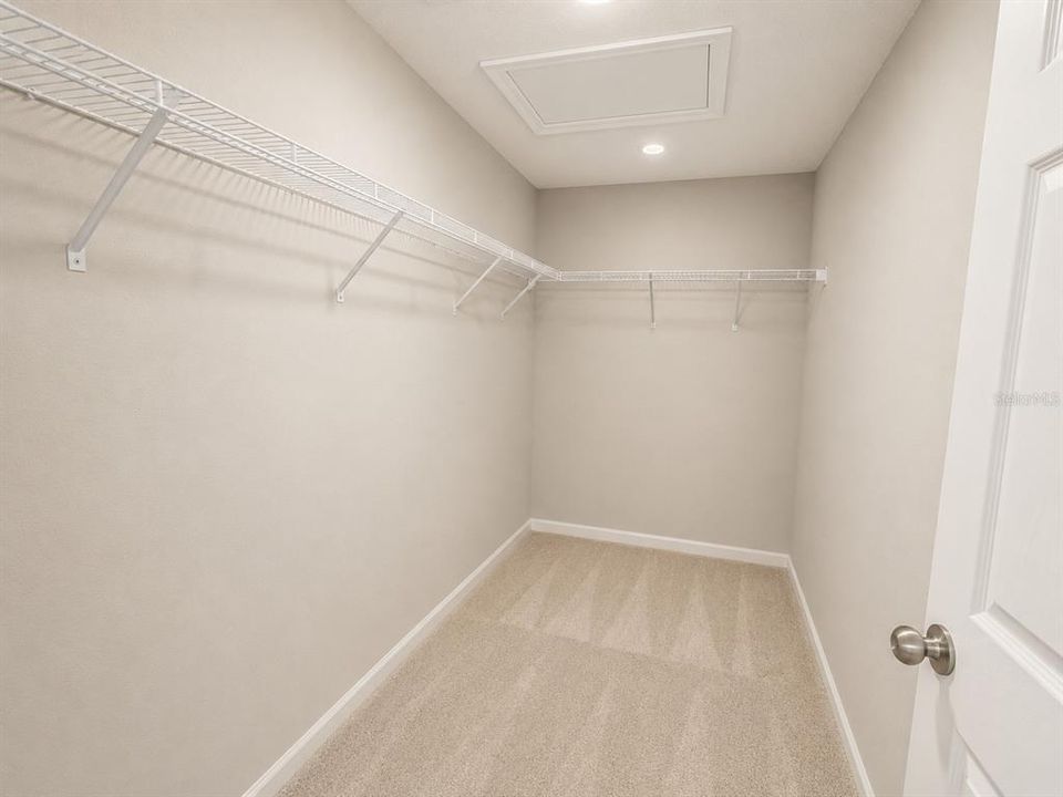 For Rent: $2,599 (4 beds, 2 baths, 2073 Square Feet)