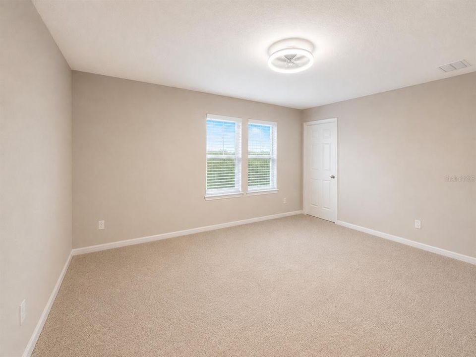 For Rent: $2,599 (4 beds, 2 baths, 2073 Square Feet)