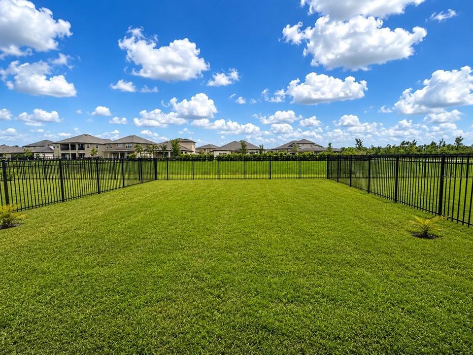 For Rent: $2,599 (4 beds, 2 baths, 2073 Square Feet)