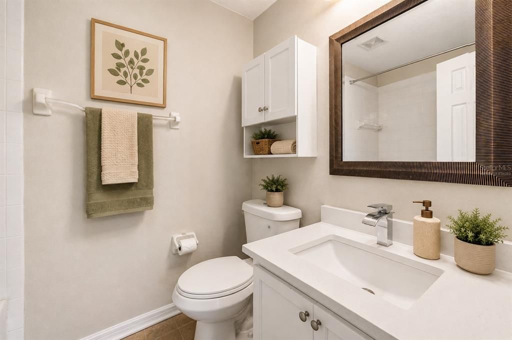 For Sale: $225,000 (2 beds, 2 baths, 1080 Square Feet)