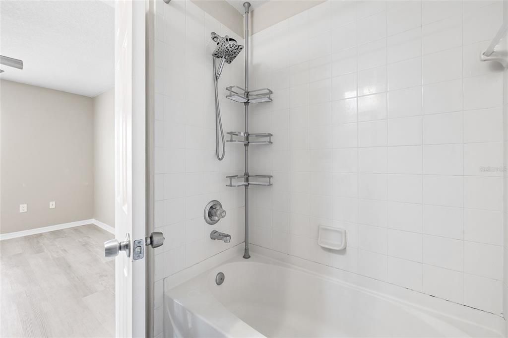 For Sale: $225,000 (2 beds, 2 baths, 1080 Square Feet)