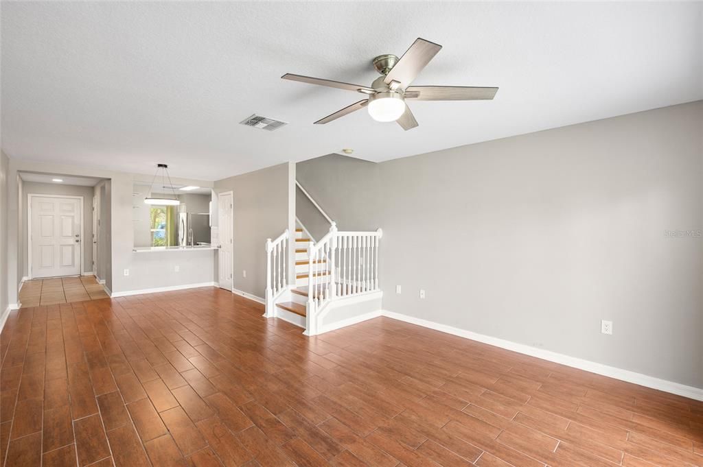 For Sale: $225,000 (2 beds, 2 baths, 1080 Square Feet)