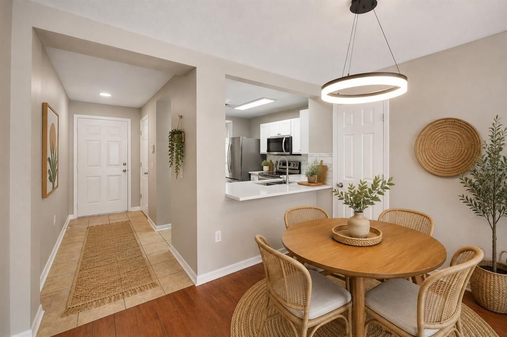 For Sale: $225,000 (2 beds, 2 baths, 1080 Square Feet)