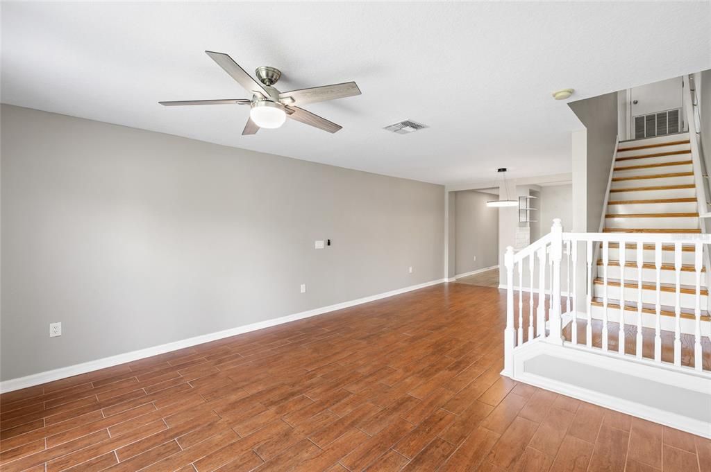 For Sale: $225,000 (2 beds, 2 baths, 1080 Square Feet)