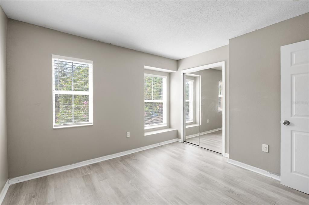 For Sale: $225,000 (2 beds, 2 baths, 1080 Square Feet)