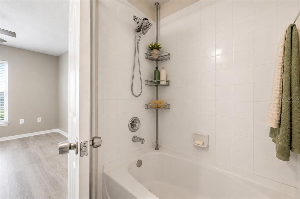 For Sale: $225,000 (2 beds, 2 baths, 1080 Square Feet)