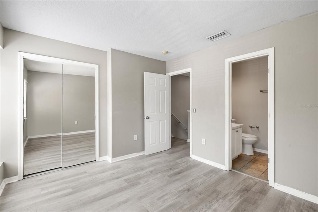 For Sale: $225,000 (2 beds, 2 baths, 1080 Square Feet)