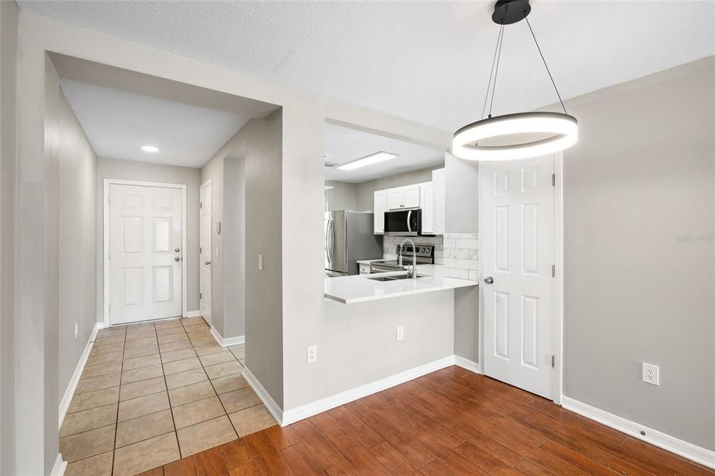 For Sale: $225,000 (2 beds, 2 baths, 1080 Square Feet)