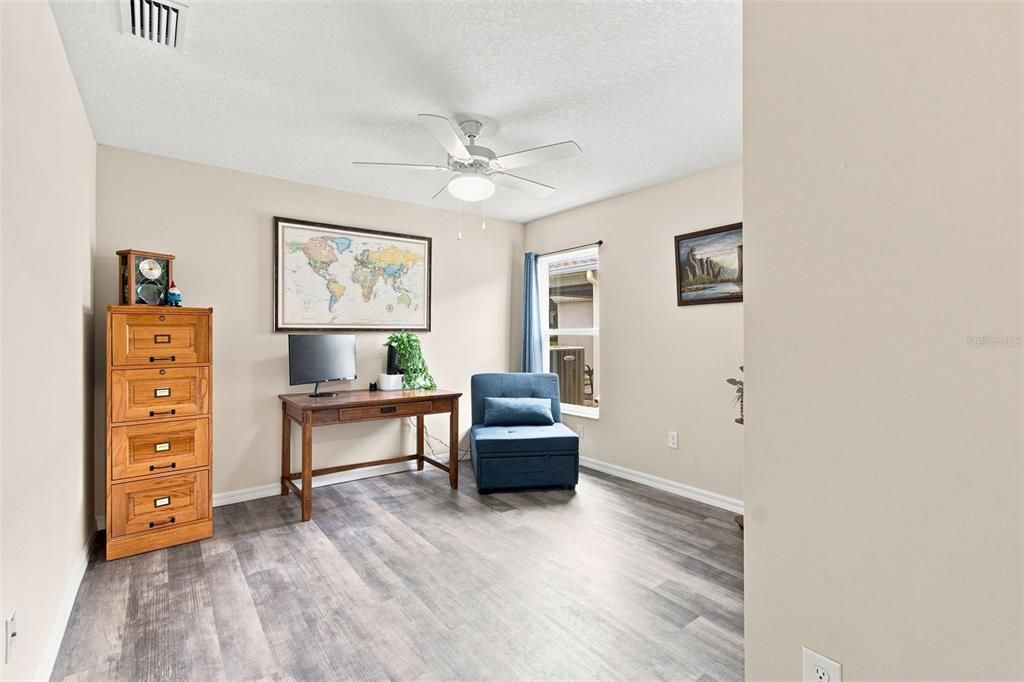 For Sale: $225,000 (3 beds, 2 baths, 1368 Square Feet)