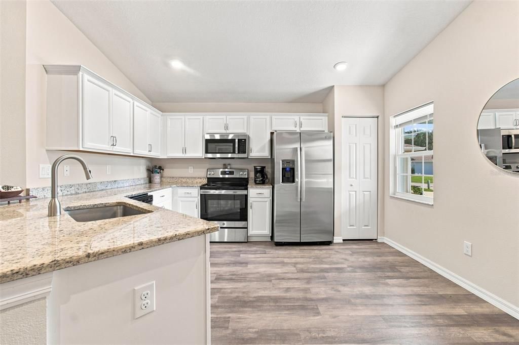 For Sale: $225,000 (3 beds, 2 baths, 1368 Square Feet)