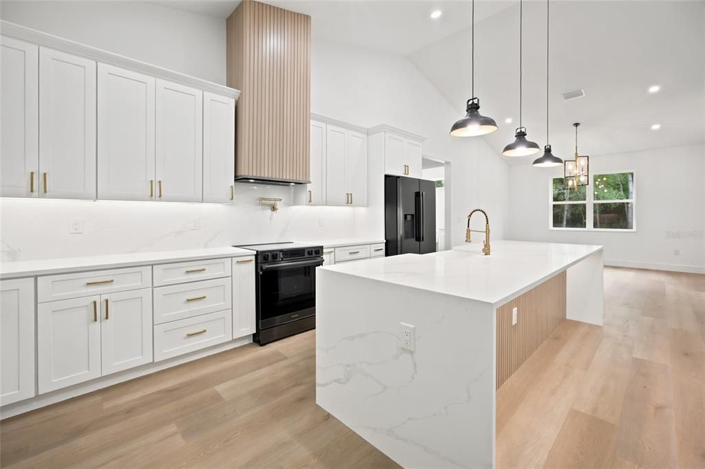 На продажу: $579,999 (4 спален, 3 ванн, 3110 Квадратных фут)