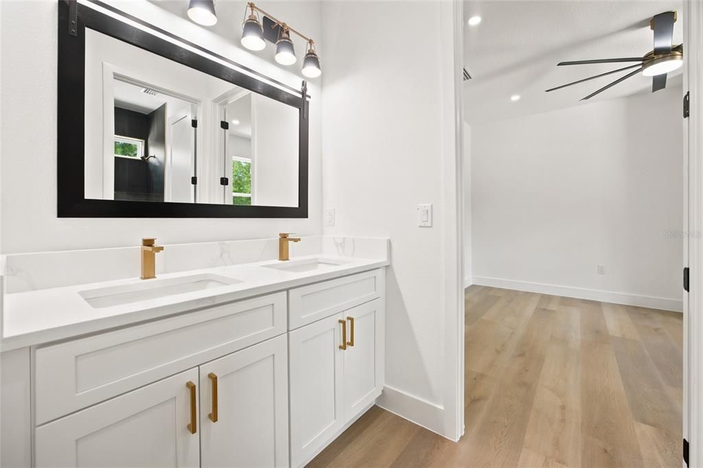 На продажу: $579,999 (4 спален, 3 ванн, 3110 Квадратных фут)