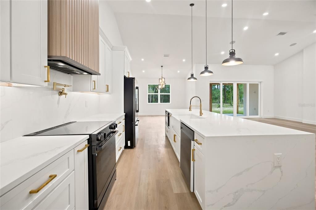 На продажу: $579,999 (4 спален, 3 ванн, 3110 Квадратных фут)