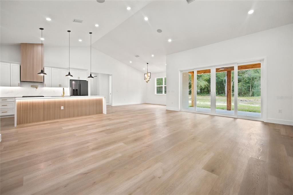 На продажу: $579,999 (4 спален, 3 ванн, 3110 Квадратных фут)
