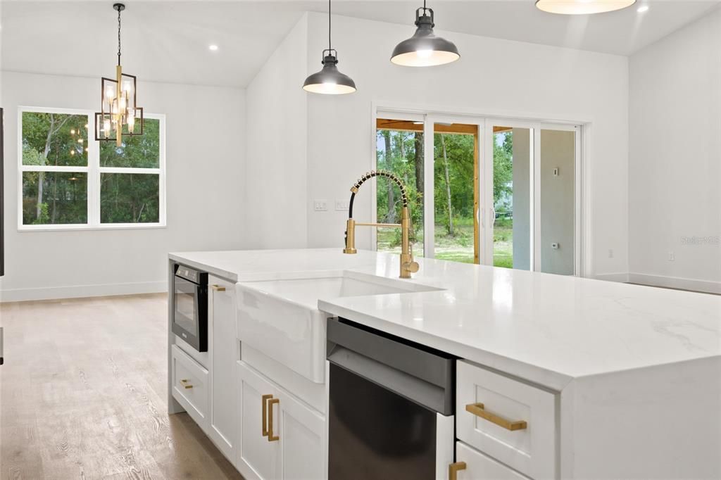 На продажу: $579,999 (4 спален, 3 ванн, 3110 Квадратных фут)