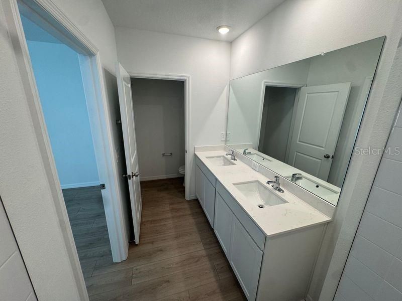 En Renta: $2,595 (4 camas, 2 baños, 1665 Pies cuadrados)