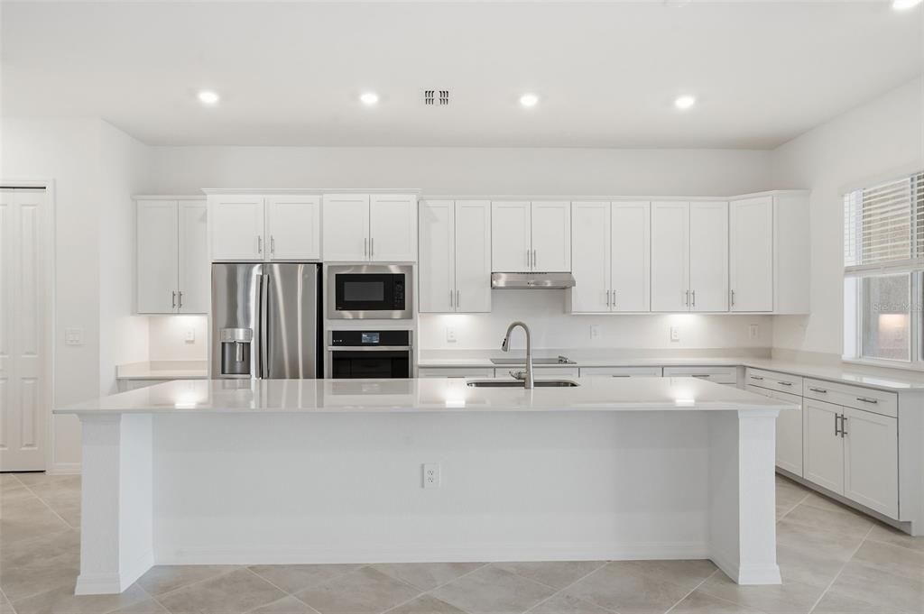 For Sale: $860,607 (2 beds, 2 baths, 2061 Square Feet)