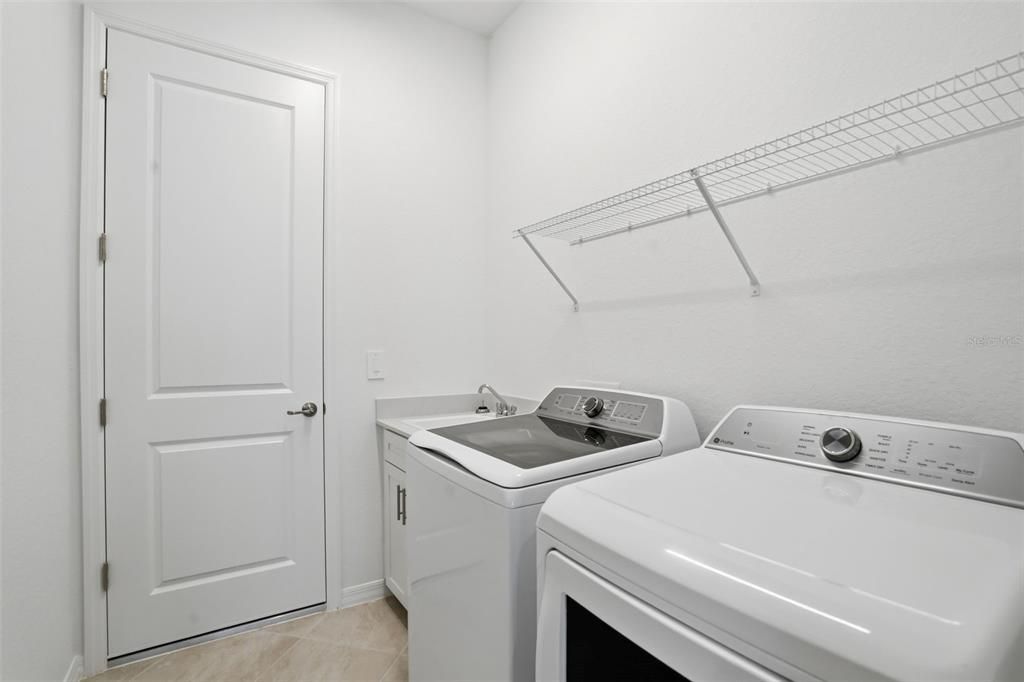 For Sale: $860,607 (2 beds, 2 baths, 2061 Square Feet)