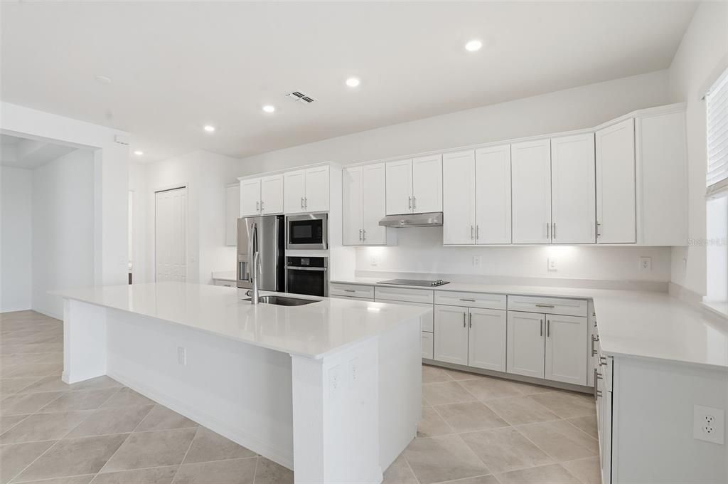 For Sale: $860,607 (2 beds, 2 baths, 2061 Square Feet)