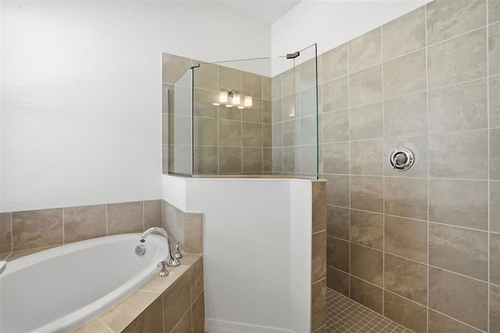 For Sale: $860,607 (2 beds, 2 baths, 2061 Square Feet)